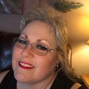 Meet your Posher, Karrie